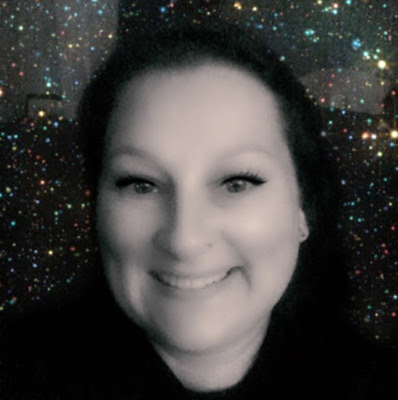 Meet your Posher, Karin - Picture 1 of 1